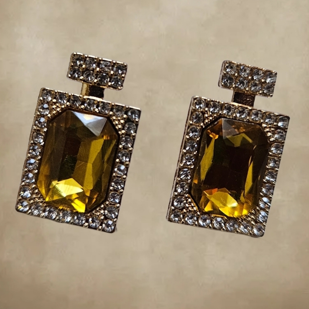 NWT/ Fashion Statement Earrings